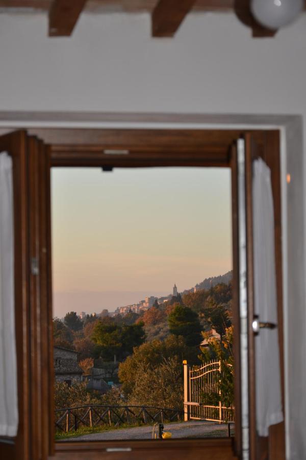 Locazione Turistica Villa Delle Rose アッシジ エクステリア 写真