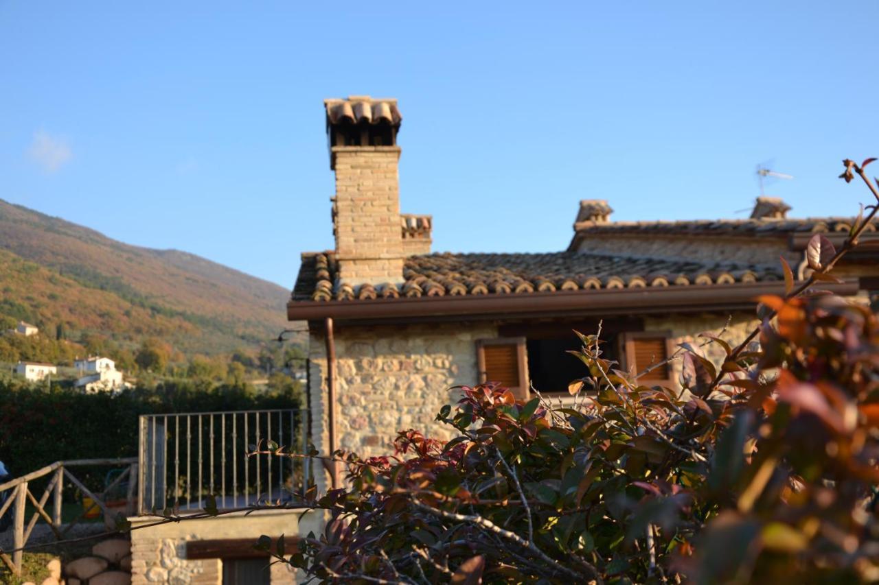 Locazione Turistica Villa Delle Rose アッシジ エクステリア 写真