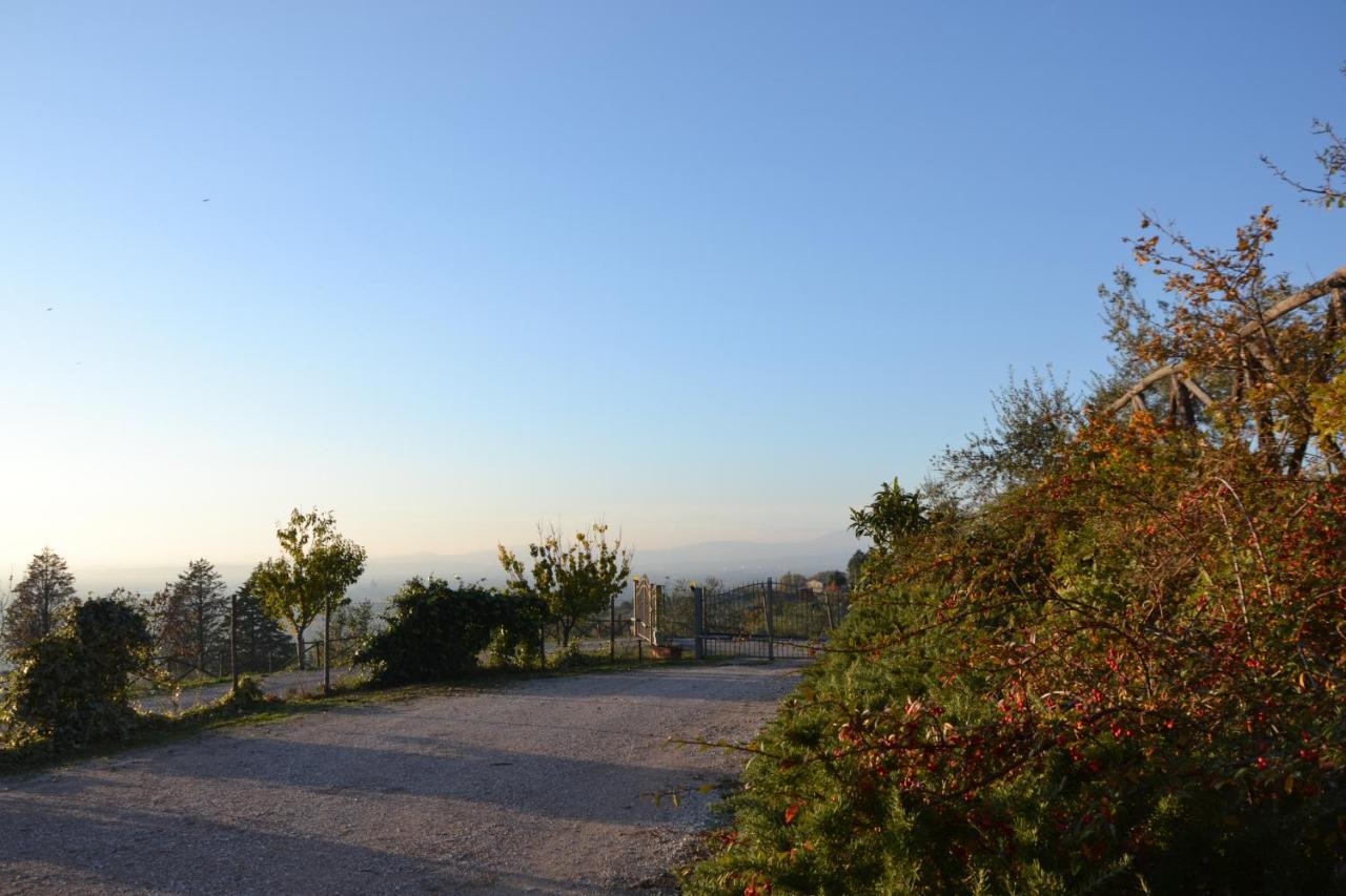 Locazione Turistica Villa Delle Rose アッシジ エクステリア 写真