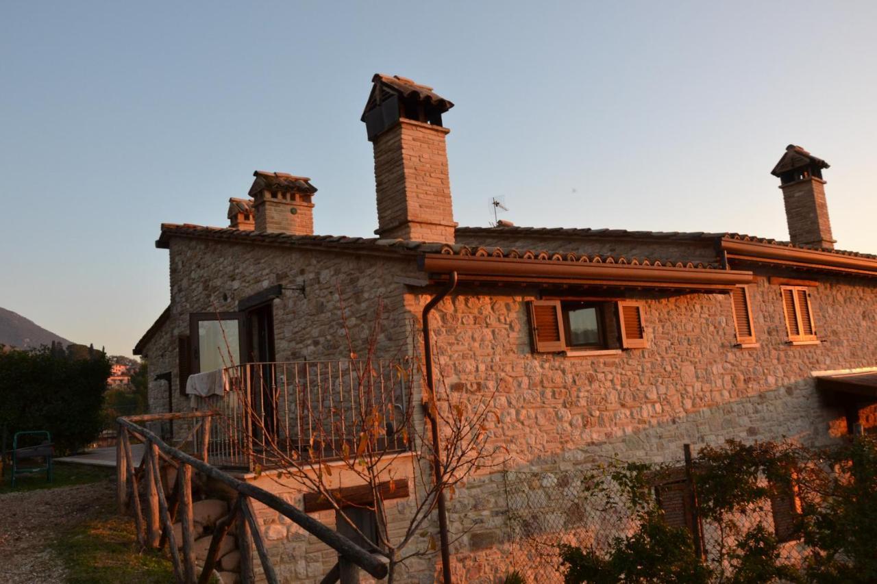 Locazione Turistica Villa Delle Rose アッシジ エクステリア 写真